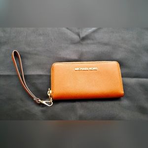 Michael Kors Wristlet Wallet